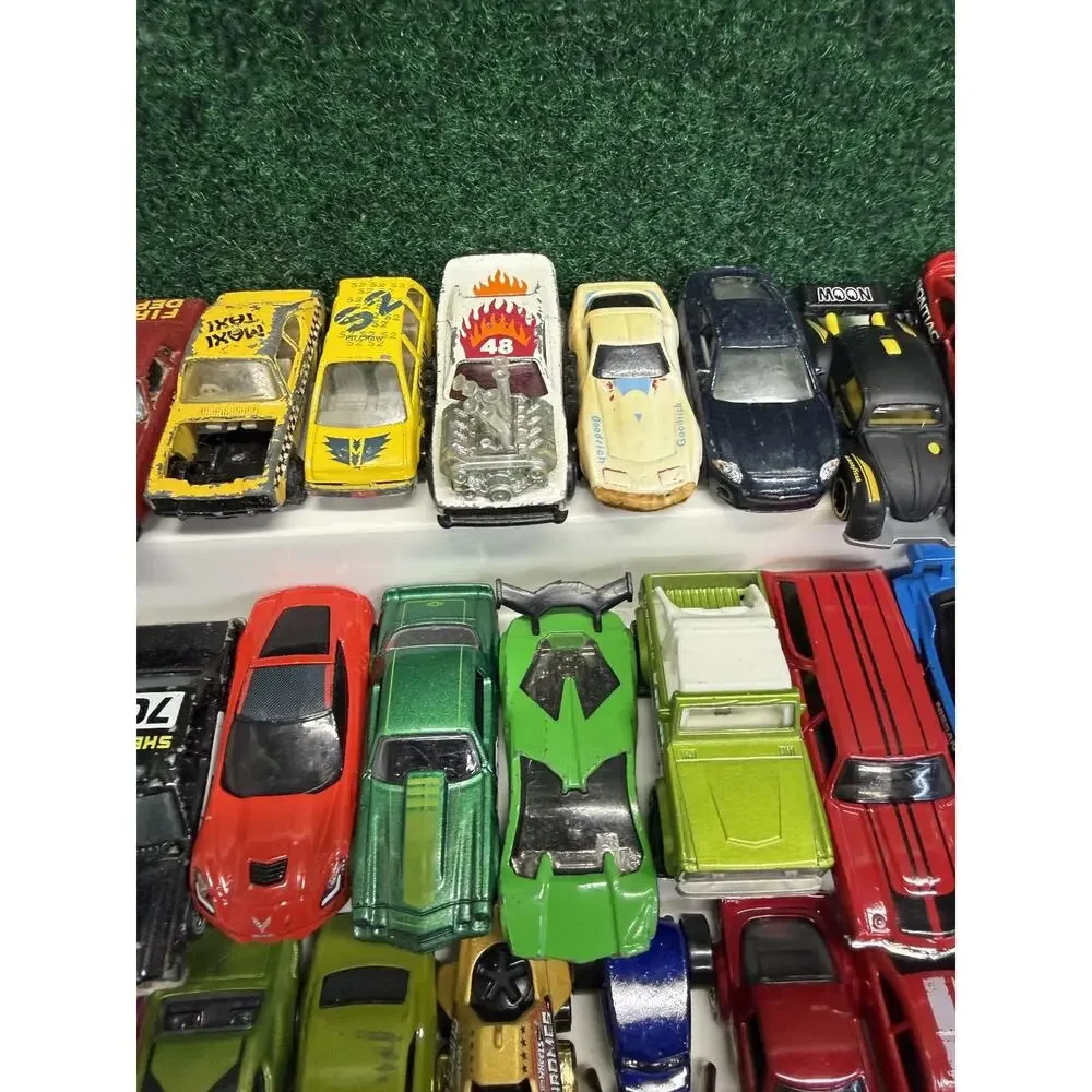 Large Lot 30+ Assorted Diecast Toy Vehicles Hot Wheels Matchbox Tonka Cars VTG